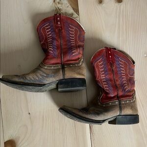Ariat Kids Boots in Red and Brown